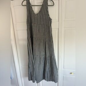 Marine layer tiered sleeveless gray pin stripe maxi dress sz L